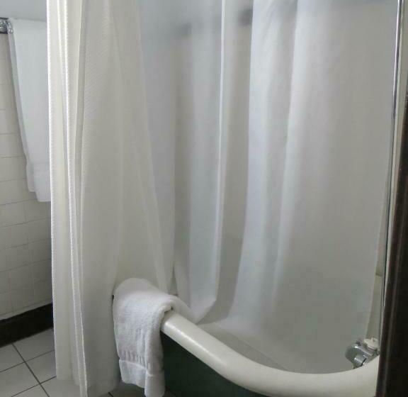 סוויטת 3 חדרי שינה, The Polo Inn Bridgeport U.s.a