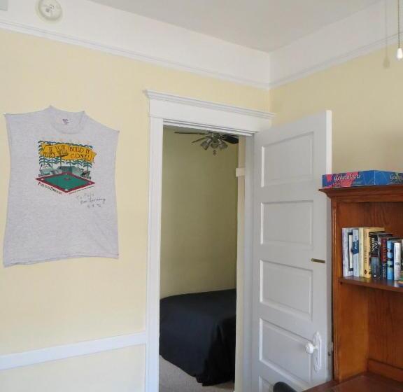 סוויטת 3 חדרי שינה, The Polo Inn Bridgeport U.s.a