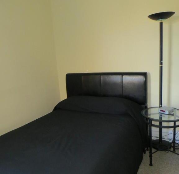 סוויטת 3 חדרי שינה, The Polo Inn Bridgeport U.s.a