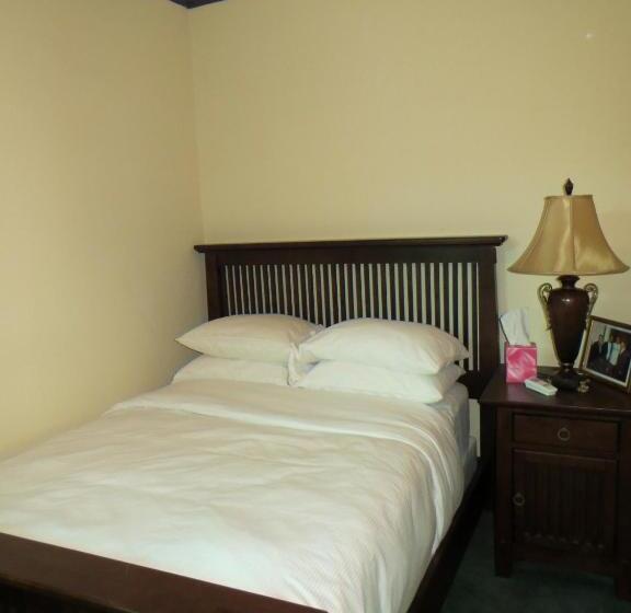 3 Bedroom Suite, The Polo Inn Bridgeport U.s.a