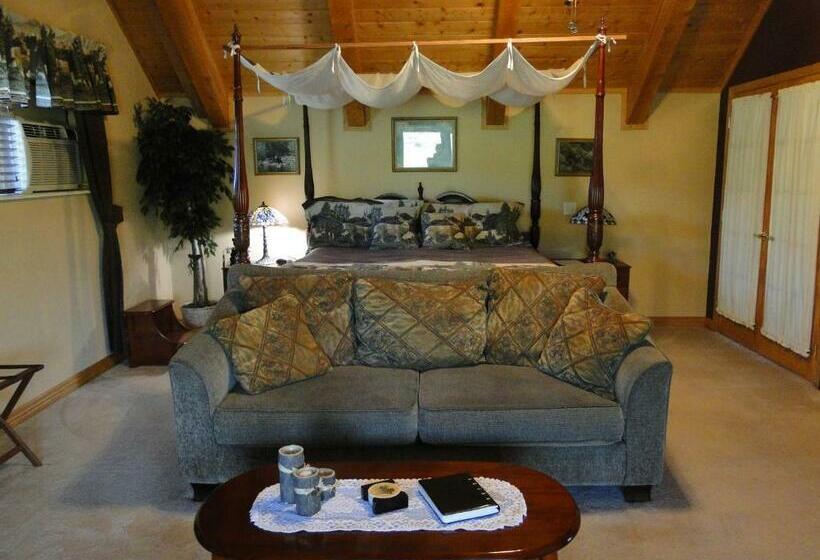 جناح مزوَّد بشرفة, Elkwood Manor Bed & Breakfast