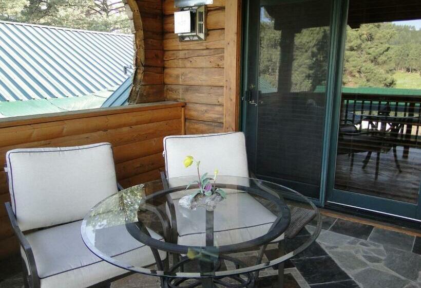 جناح مزوَّد بشرفة, Elkwood Manor Bed & Breakfast