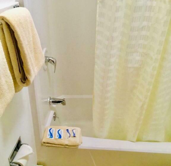 غرفه قياسيه سريرين مزدوجين, Granada Inn Motel   Kalkaska