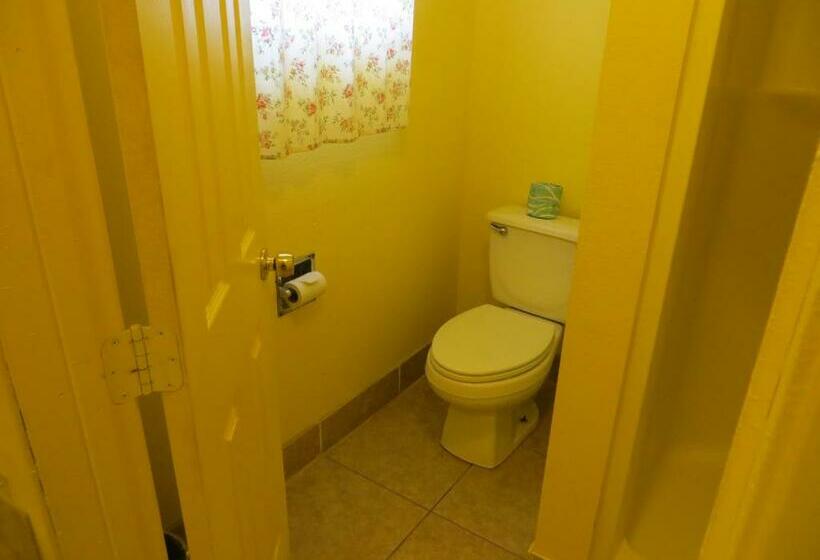 标准间带双人床, Cottonwood Inn