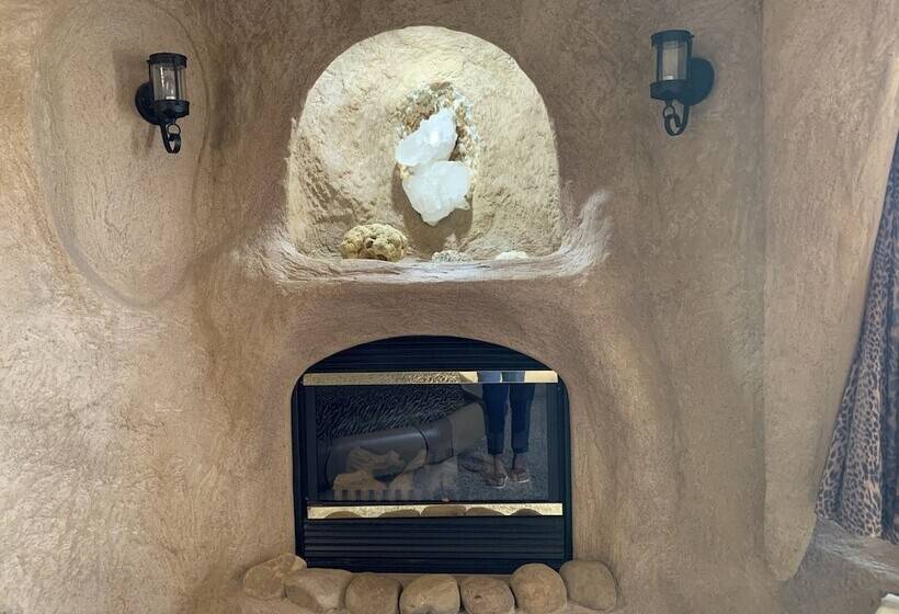 스위트, Designer Inn And Suites