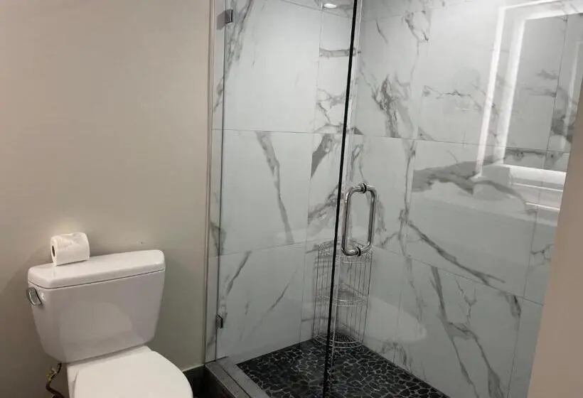 اتاق استاندارد با تخت بزرگ, Hi View Inn & Suites