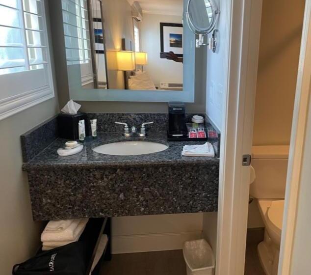 غرفة قياسية, Hi View Inn & Suites