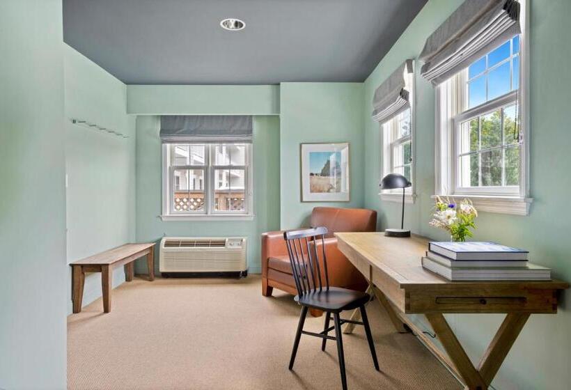 סוויטת ג'וניור, The Harbor Front Inn