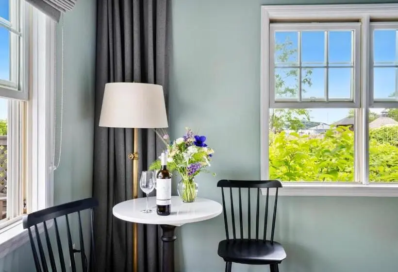 Juniorsviitti, The Harbor Front Inn
