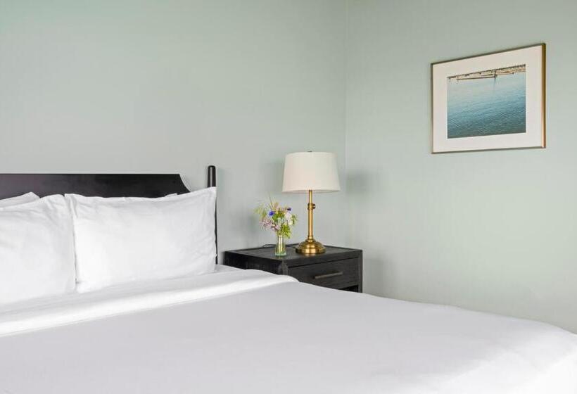 סוויטת ג'וניור, The Harbor Front Inn