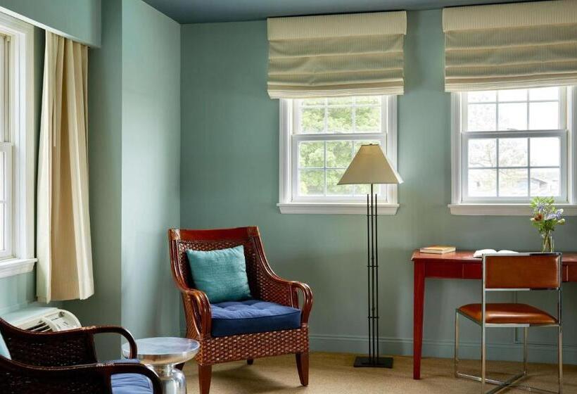 סוויטה עם נוף, The Harbor Front Inn