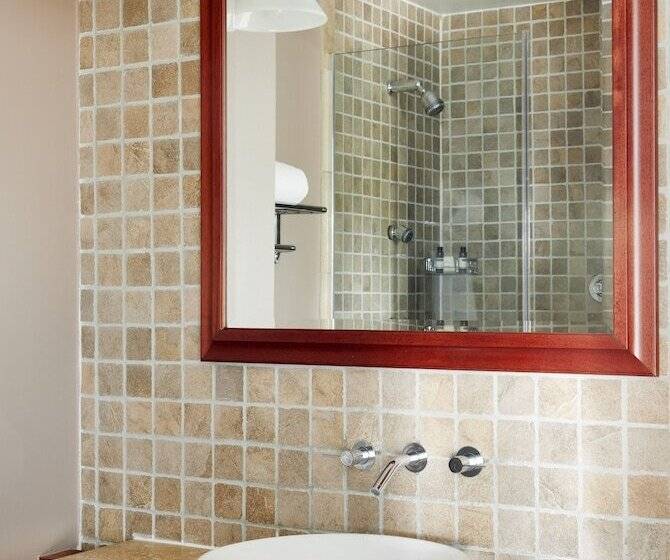 סוויטת ג'וניור םע נוף, The Harbor Front Inn