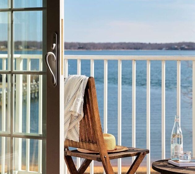 סוויטת ג'וניור םע נוף, The Harbor Front Inn