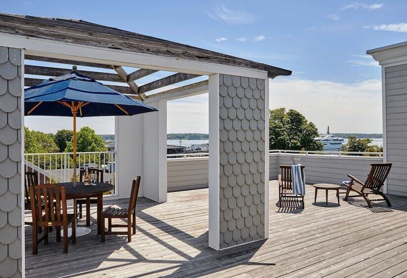 סוויטה עם נוף, The Harbor Front Inn