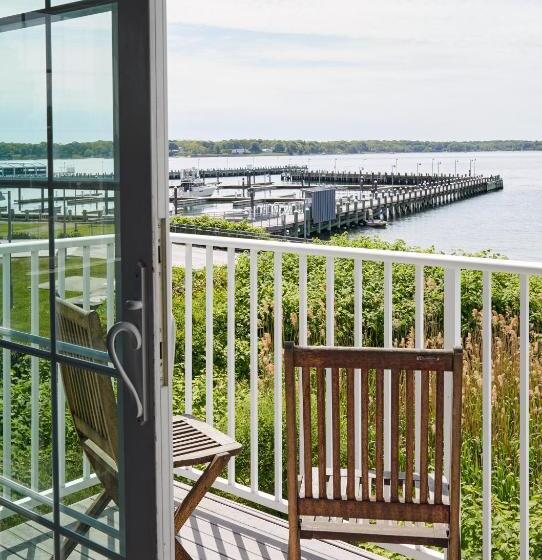 חדר סטנדרט עם מיטת קווין, The Harbor Front Inn