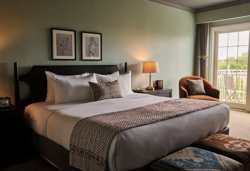 Manzaralı Junior Süiti, The Harbor Front Inn