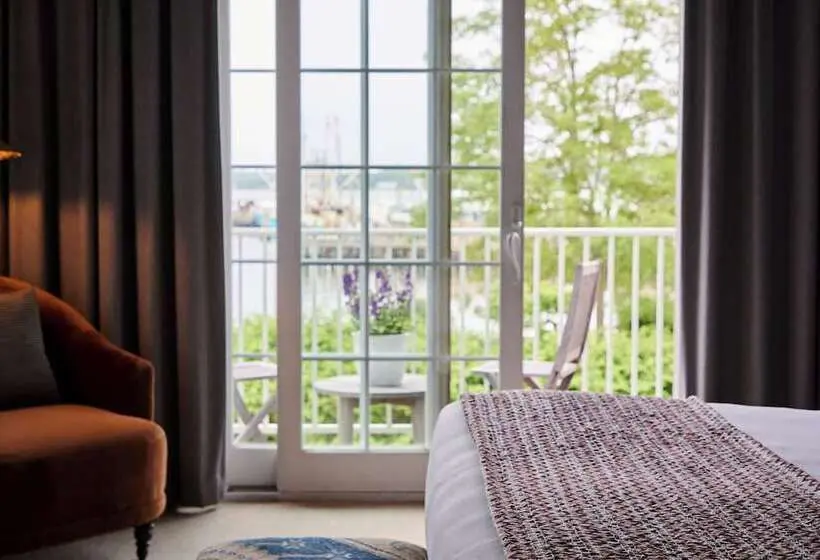 Manzaralı Junior Süiti, The Harbor Front Inn