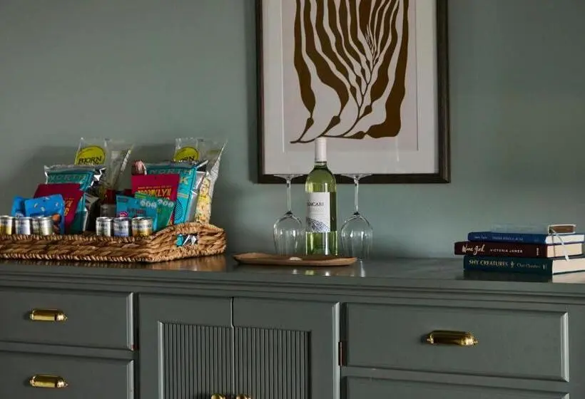 Küçük Çift Kişilik Yataklı Standart Oda, The Harbor Front Inn