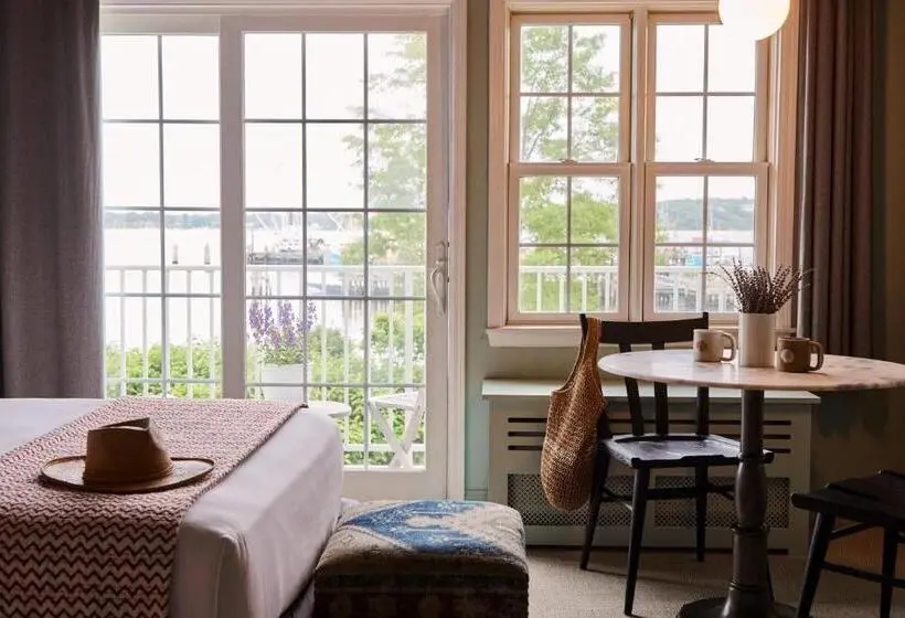 Küçük Çift Kişilik Yataklı Standart Oda, The Harbor Front Inn