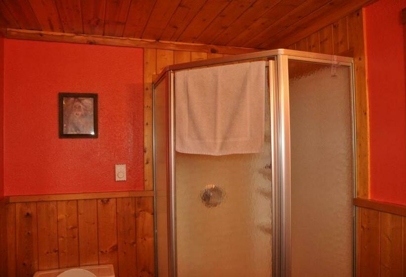 غرفه قياسيه سريرين مزدوجين, Long Holiday Motel