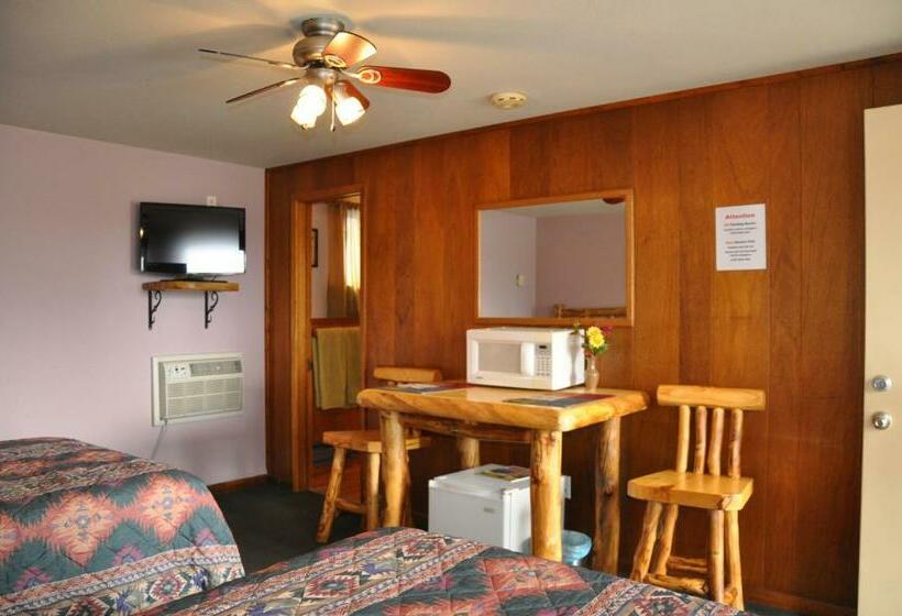 غرفه قياسيه سريرين مزدوجين, Long Holiday Motel