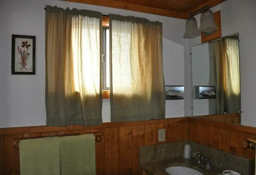 اتاق استاندارد, Long Holiday Motel