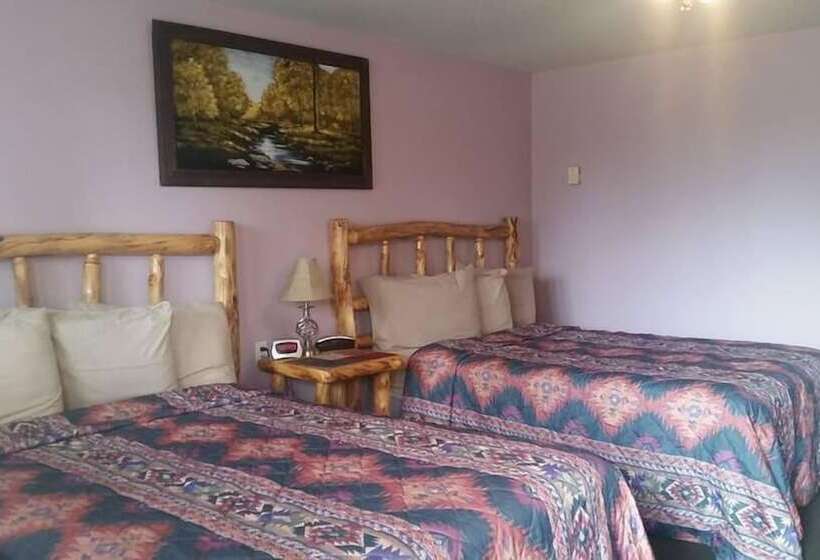 غرفه قياسيه سريرين مزدوجين, Long Holiday Motel
