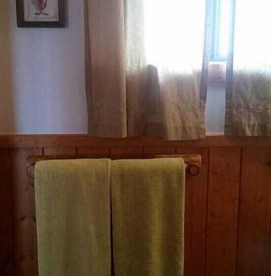 غرفه قياسيه سريرين مزدوجين, Long Holiday Motel