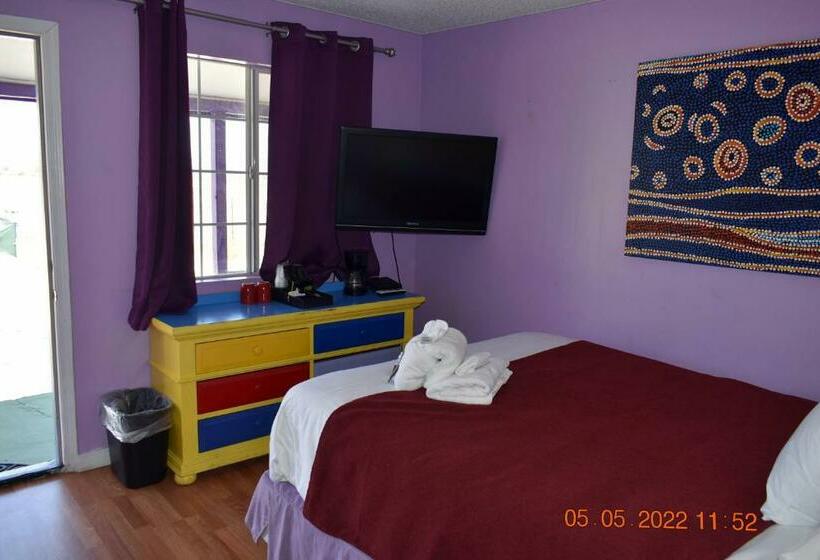 غرفه قياسيه سريرين مزدوجين, 9 Palms Inn