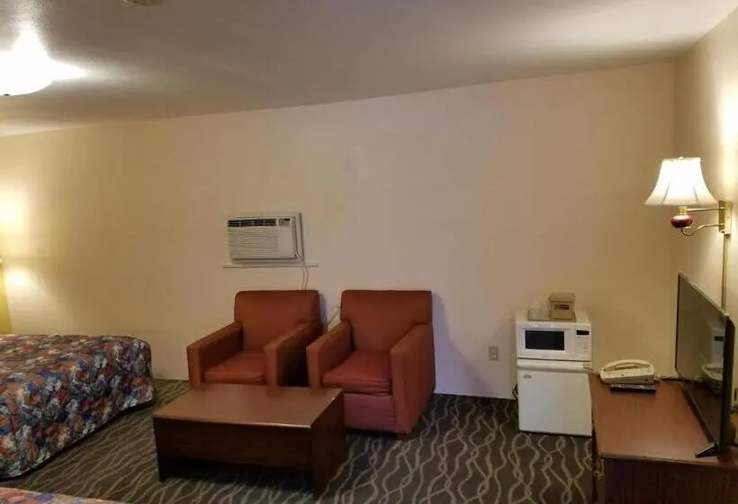 ベーシックトリプルルーム, Budget Host Inn