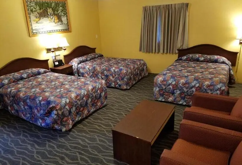 ベーシックトリプルルーム, Budget Host Inn