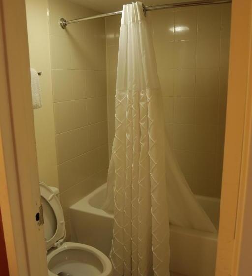 غرفه قياسيه سريرين مزدوجين, Budget Inn   Washington