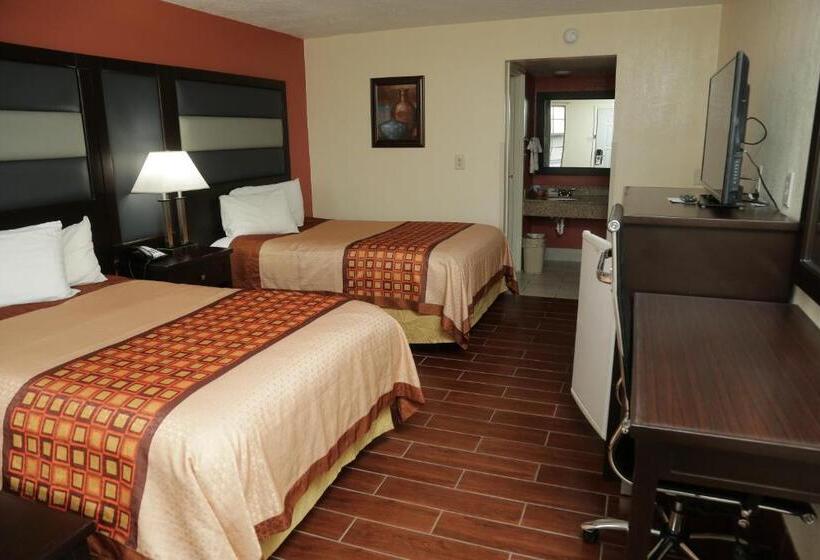 带2个双人床的标准工作室, Budget Inn   Washington