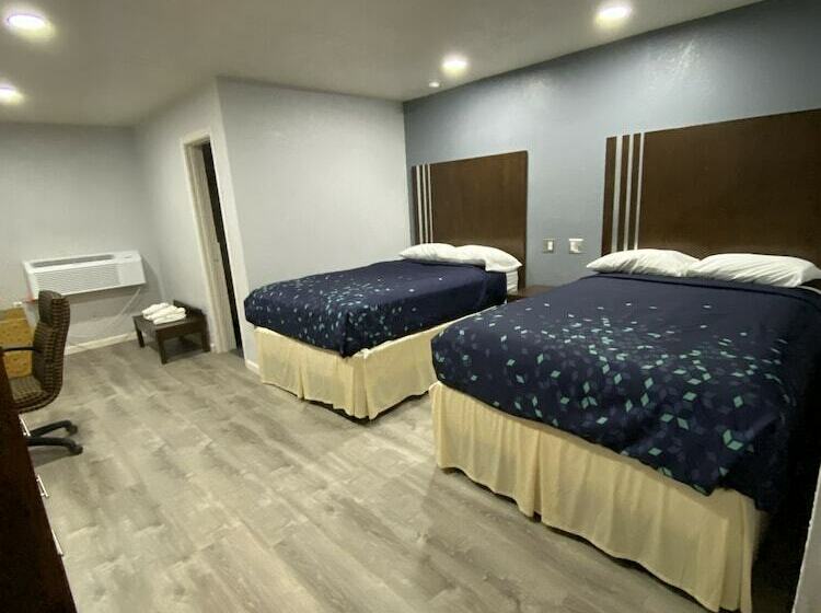 Номер Стандарт 2 Двуспальные Кровати, Budget Inn