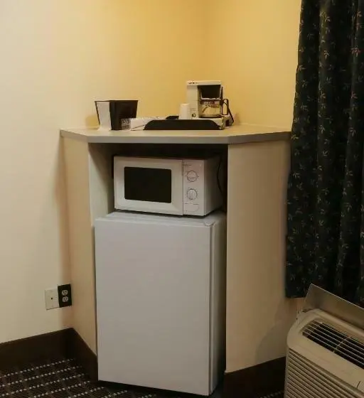キングサイズベッドのスタンダードルーム, Budget Inn Washington