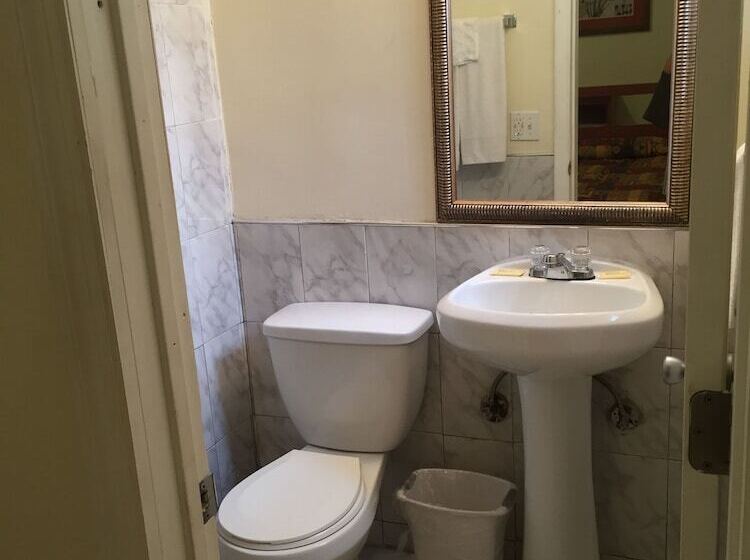 标准间, Crown Inn