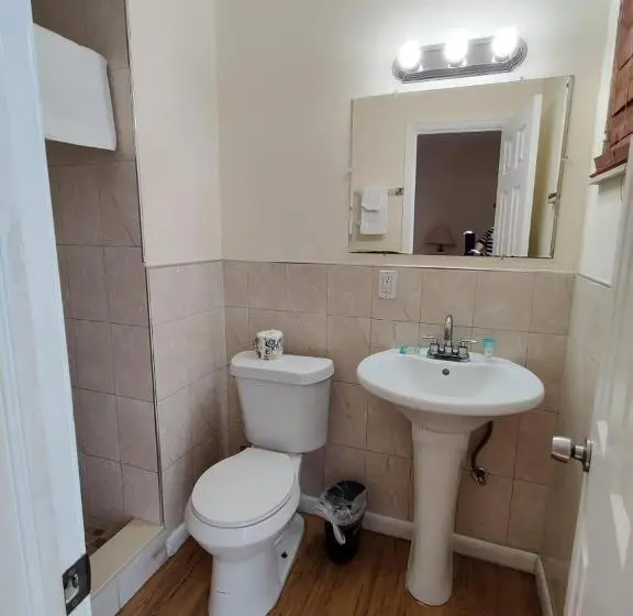 اتاق استاندارد با تخت بزرگ, Crown Inn