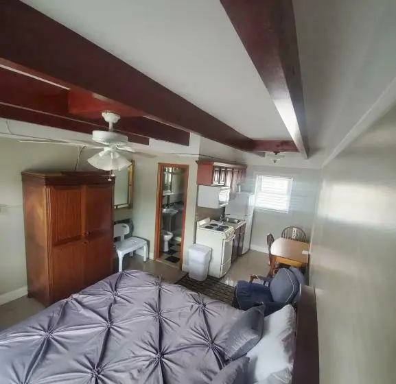 اتاق استاندارد برای معلولان, Golden Gate Lodging