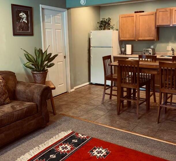 Люкс, Ledge Rock At Whiteface