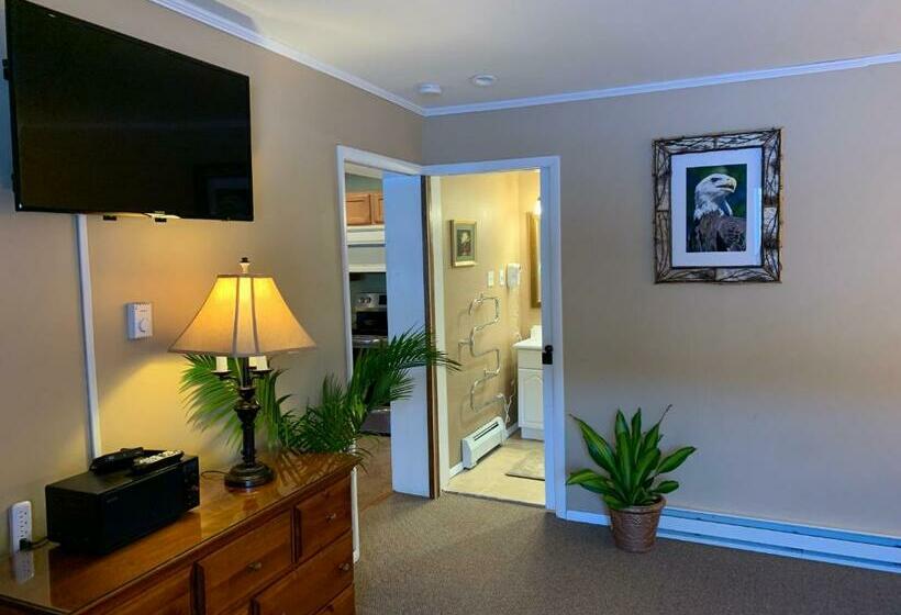 Люкс, Ledge Rock At Whiteface