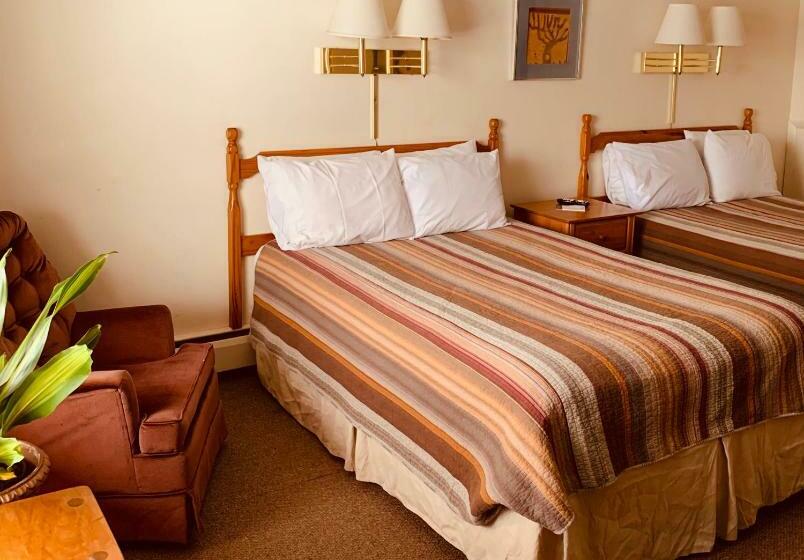 Семейный Номер, Ledge Rock At Whiteface