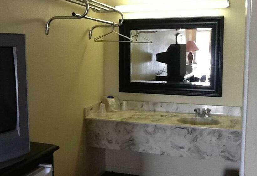 غرفة قياسية سرير كينج, Relax Inn   Lakeland