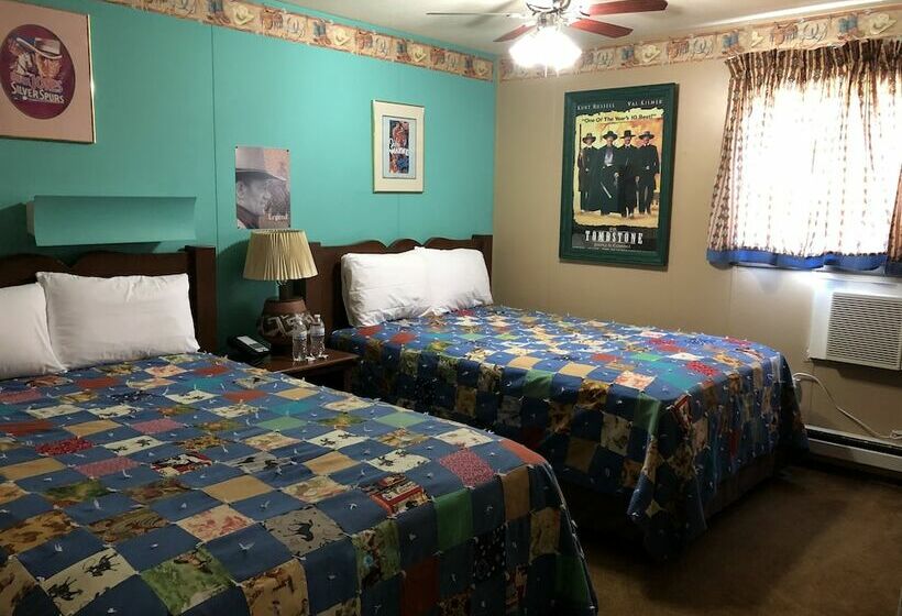 חדר סטנדרט שתי מיטות זוגיות, Rodeway Inn & Suites Big Water  Antelope Canyon