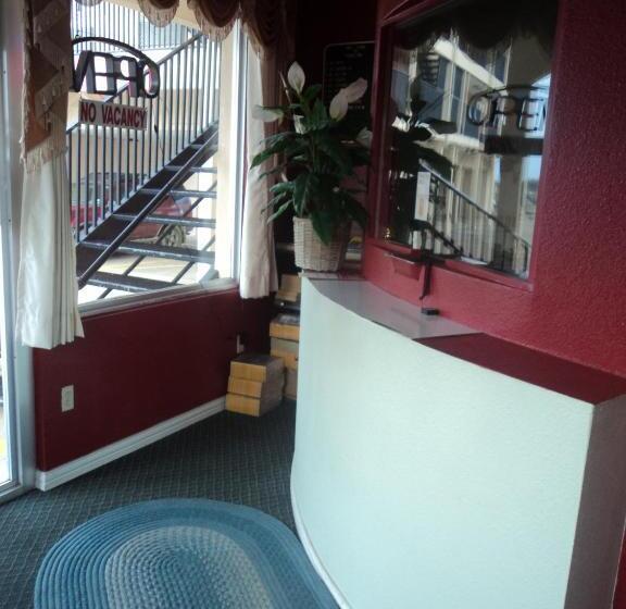 חדר משפחתי, Texas Inn Waxahachie