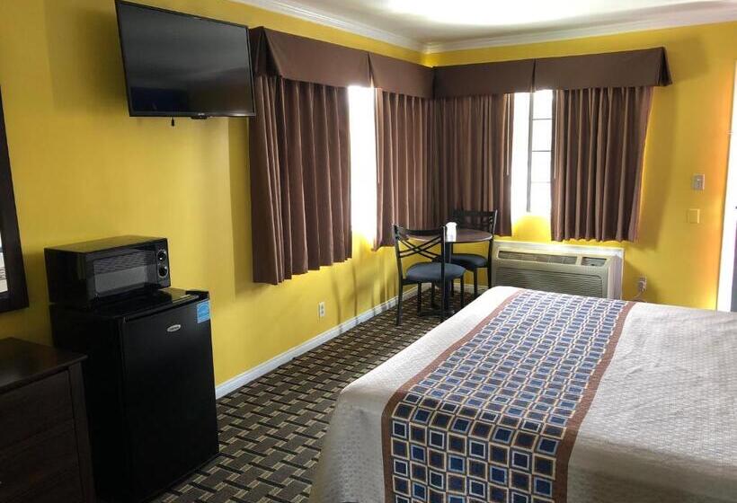 스탠다드 룸 킹사이즈 침대, Whittier Travel Inn