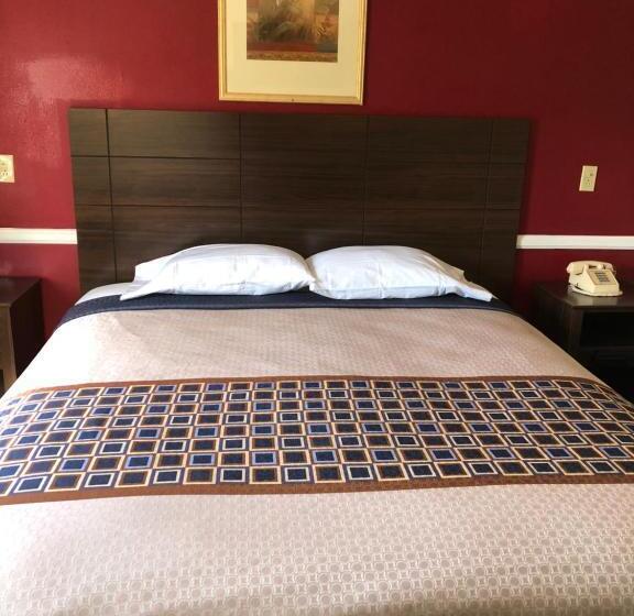 스탠다드 룸 킹사이즈 침대, Whittier Travel Inn