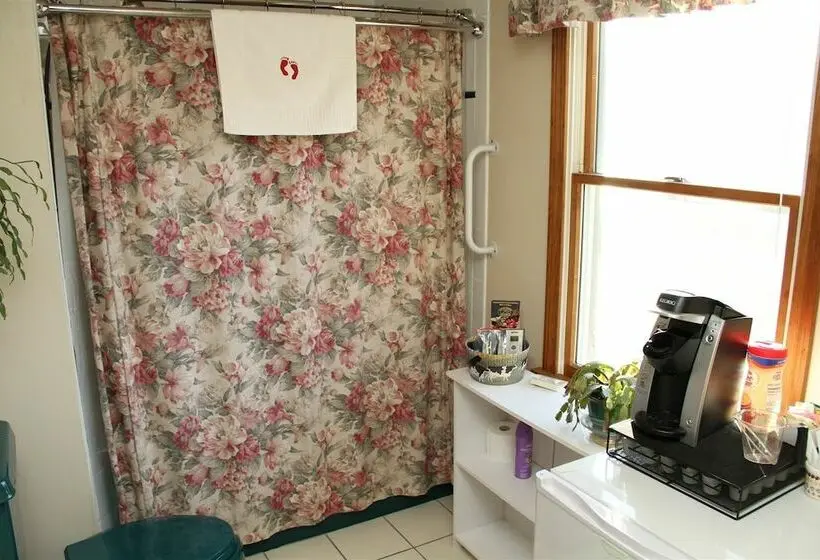 スタンダードルーム, On Cranberry Pond B&b