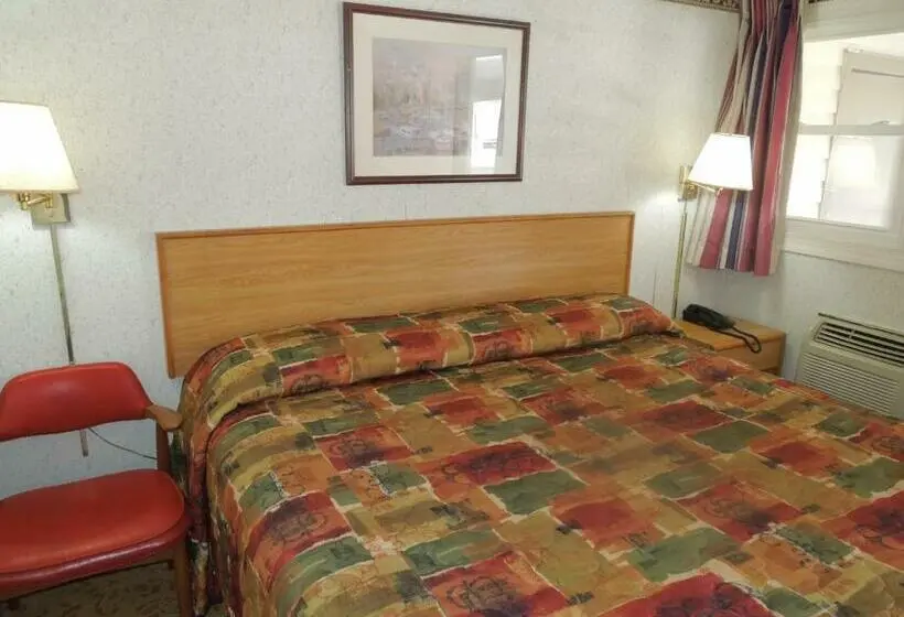 キングサイズベッドのスタンダードルーム, Red Lion Motel Southampton