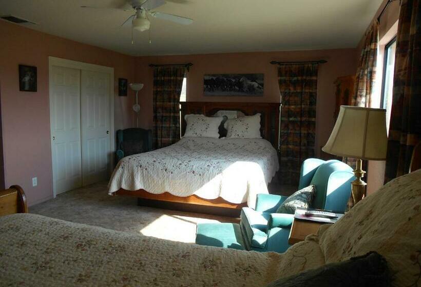 Семейный Номер, The Branded Calf Bed & Breakfast