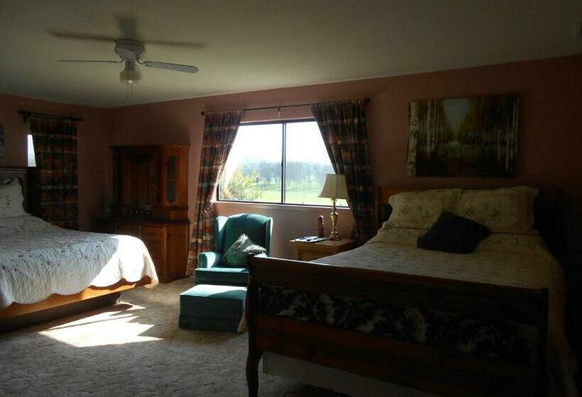 Семейный Номер, The Branded Calf Bed & Breakfast